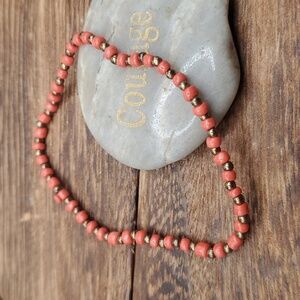 Coral beaded bracelet‎ B3213